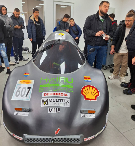 Посещение на научно-изследователската лаборатория на НГ 3.1.2 от ученици в средно образователни училища в страната. 3